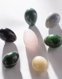 Yoni Egg logo