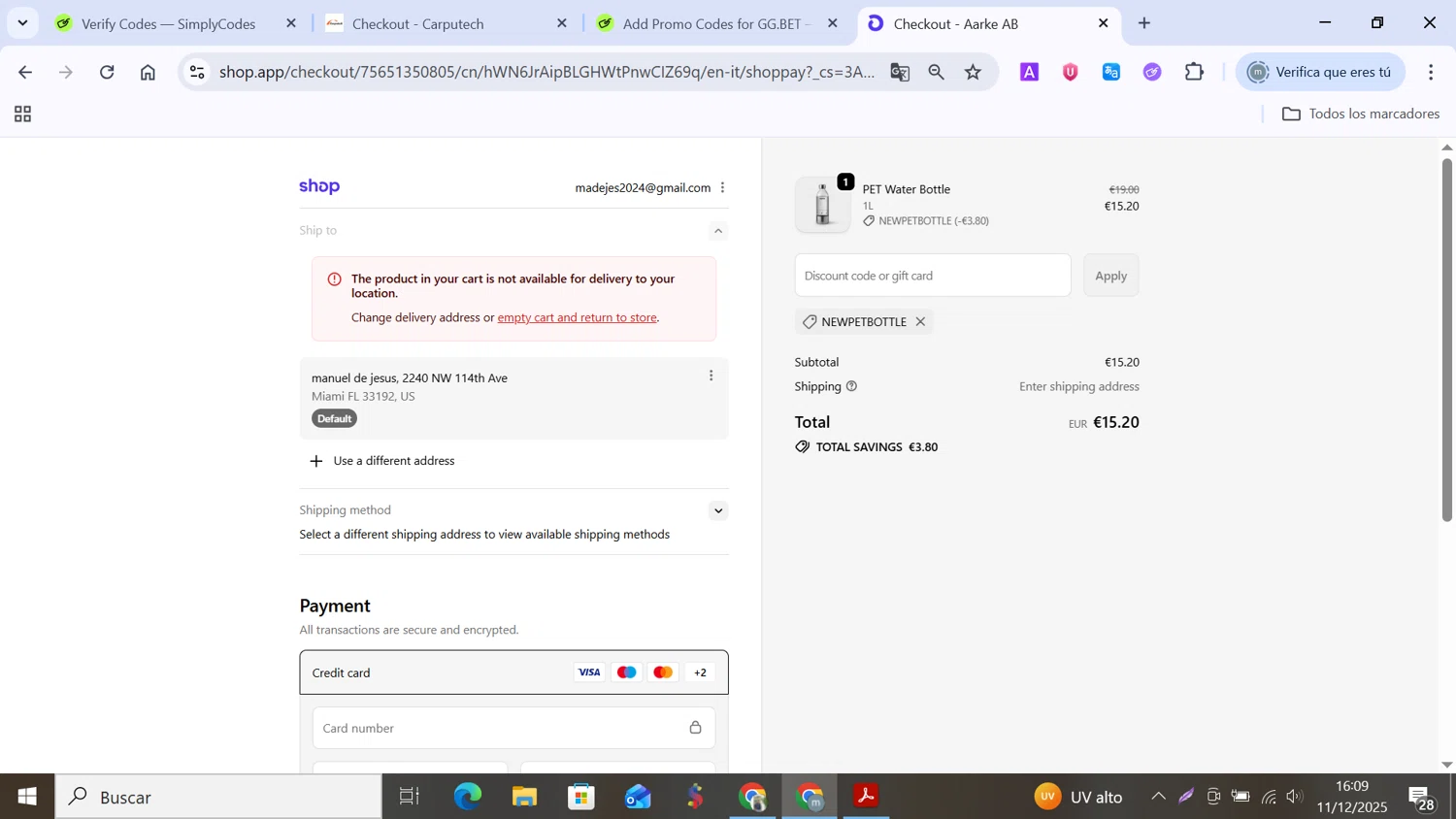 Aarke discount code screenshot showing code NEWPETBOTTLE applied at Aarke checkout page. Uploaded by SimplyCodes community member MANUELURBINA on Dec 11, 2025