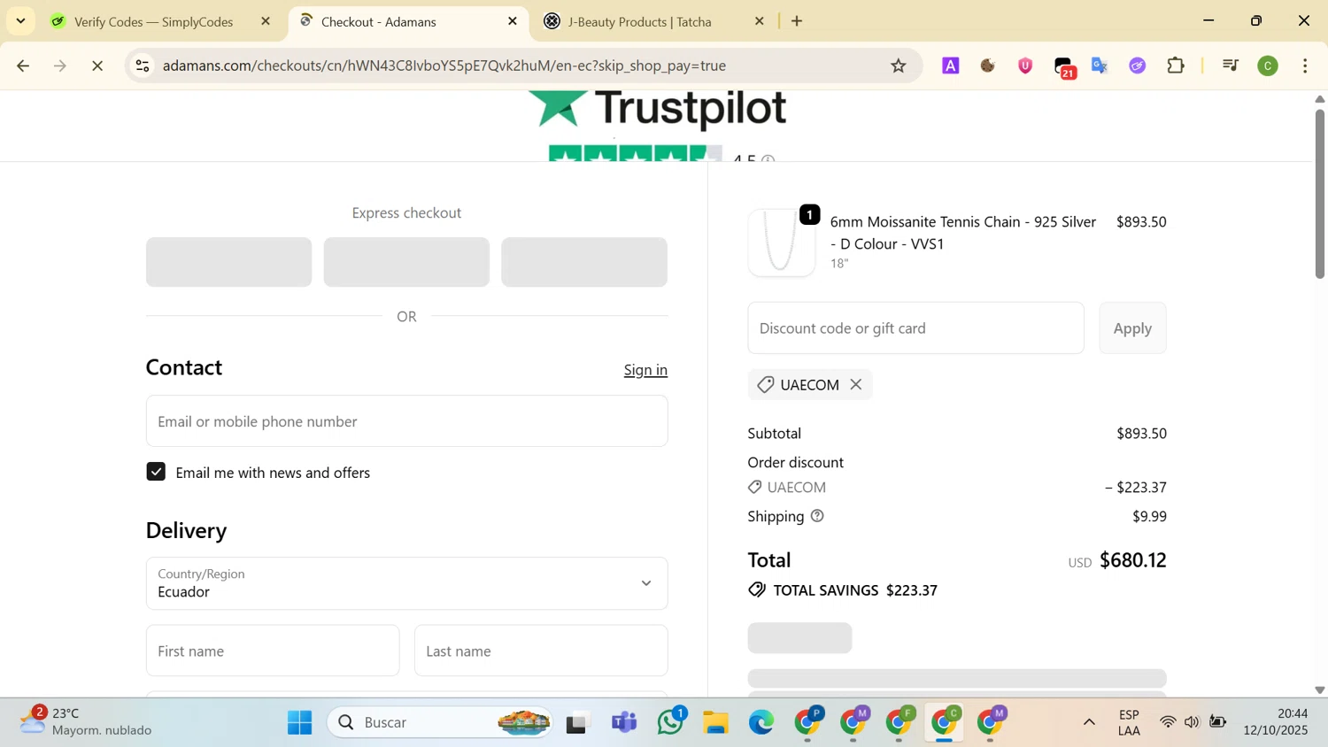 Adamans discount code screenshot showing code UAECOM applied at Adamans checkout page. Uploaded by SimplyCodes community member DealHunter2862 on Oct 13, 2025