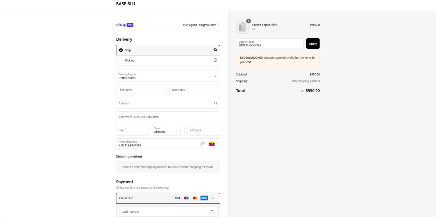 Base Blu Italy promo code screenshot showing code BBDEALMOON25 applied at Base Blu Italy checkout page. Uploaded by SimplyCodes community member FrugalElite775 on Aug 8, 2025