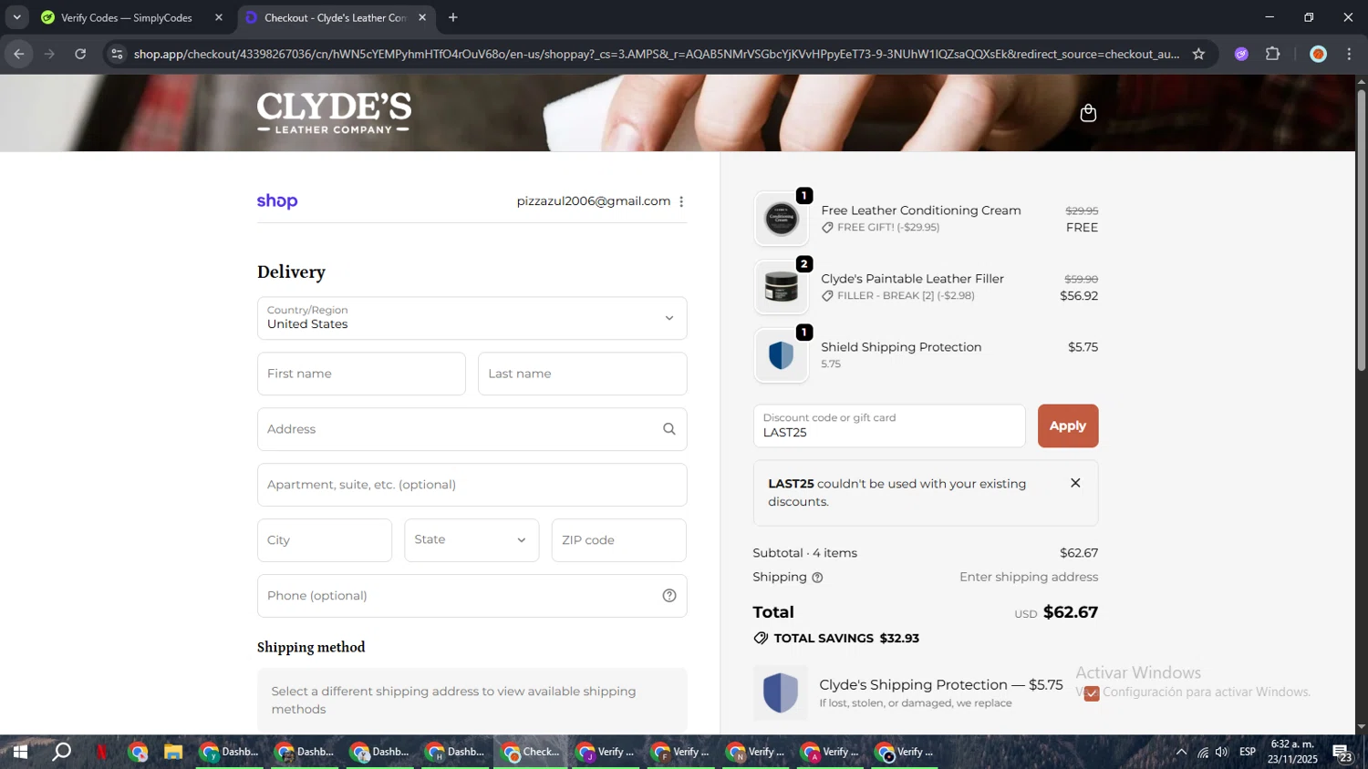 Clyde's Leather Company promo code screenshot showing code LAST25 applied at Clyde's Leather Company checkout page. Uploaded by SimplyCodes community member BonusCaptain9927 on Nov 23, 2025