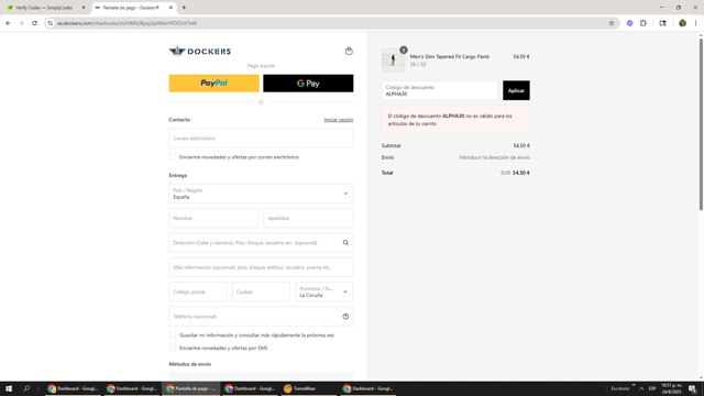 Dockers checkout page showing Dockers discount code box | Screenshot taken by SimplyCodes community member on Aug 25, 2025