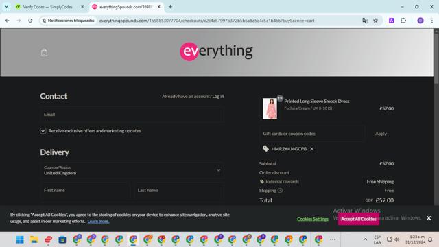 Everything5Pounds checkout page showing Everything5Pounds coupon code box | Screenshot taken by SimplyCodes community member on Dec 31, 2024