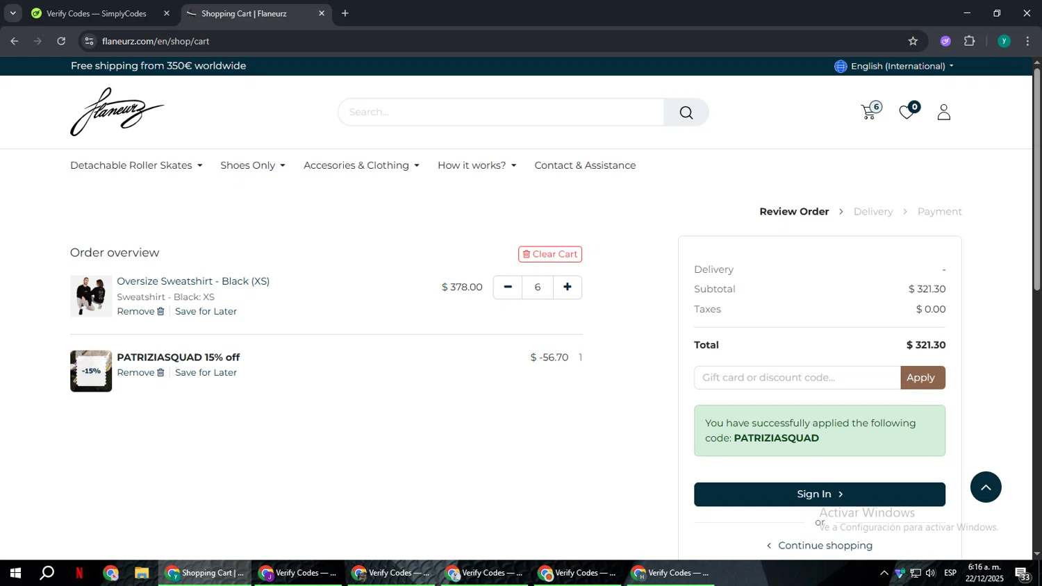 Flaneurz promo code screenshot showing code PATRIZIASQUAD applied at Flaneurz checkout page. Uploaded by SimplyCodes community member FrugalCaptain6906 on Dec 22, 2025
