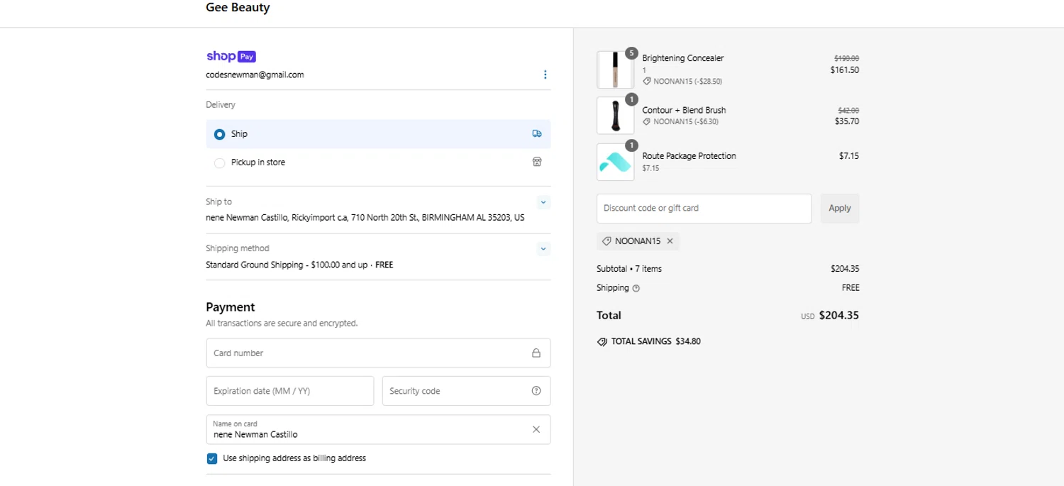GEE Beauty promo code screenshot showing code NOONAN15 applied at GEE Beauty checkout page. Uploaded by SimplyCodes community member larenacida on Jan 19, 2025
