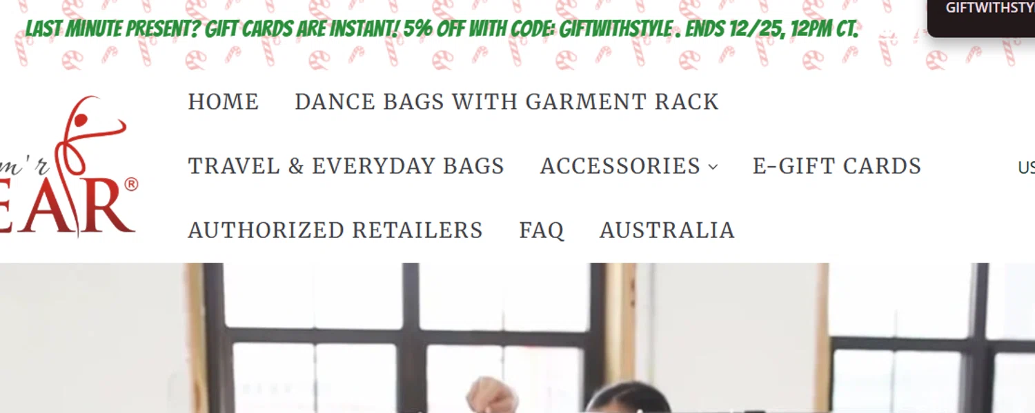 Glamr Gear promo code screenshot showing code GIFTWITHSTYLE applied at Glamr Gear checkout page. Uploaded by SimplyCodes community member CleverHero2900 on Dec 24, 2025