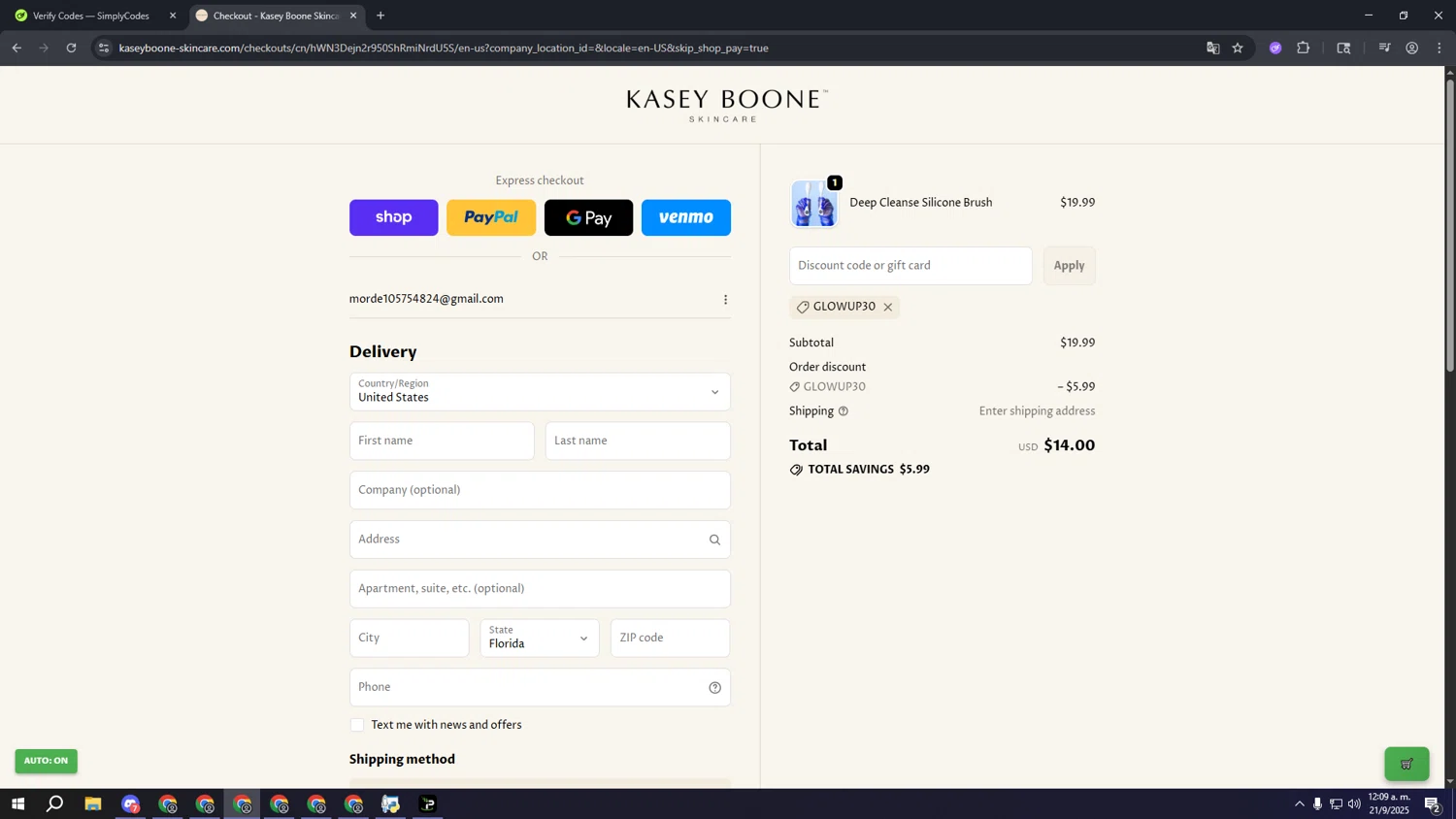 Glow Skincare discount code screenshot showing code GLOWUP30 applied at Glow Skincare checkout page. Uploaded by SimplyCodes community member lllllllllllllll on Sep 21, 2025