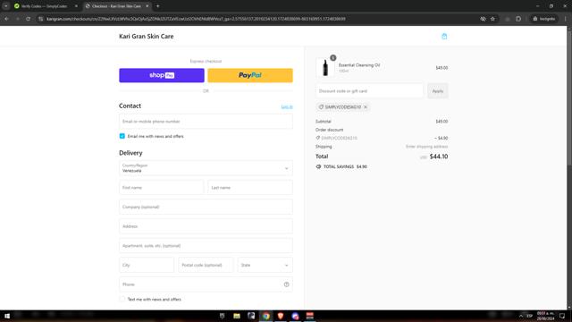 Kari Gran checkout page showing Kari Gran discount code box | Screenshot taken by SimplyCodes community member on Aug 28, 2024