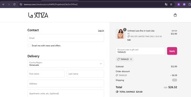 La Senza checkout page showing La Senza promo code box | Screenshot taken by SimplyCodes community member on Aug 30, 2025