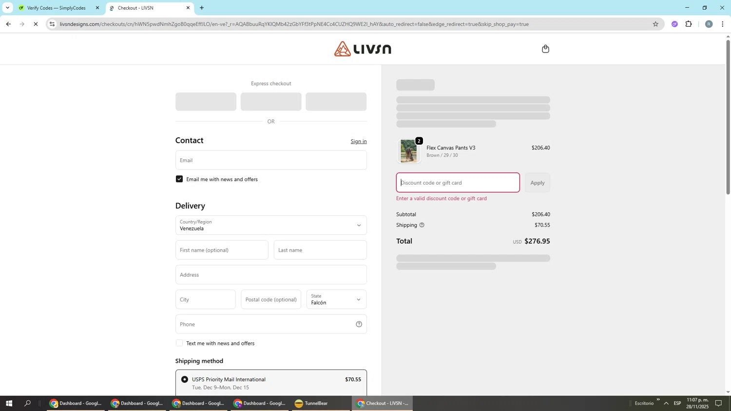 LIVSN discount code screenshot showing code FRIEND40 applied at LIVSN checkout page. Uploaded by SimplyCodes community member Piolin on Nov 29, 2025