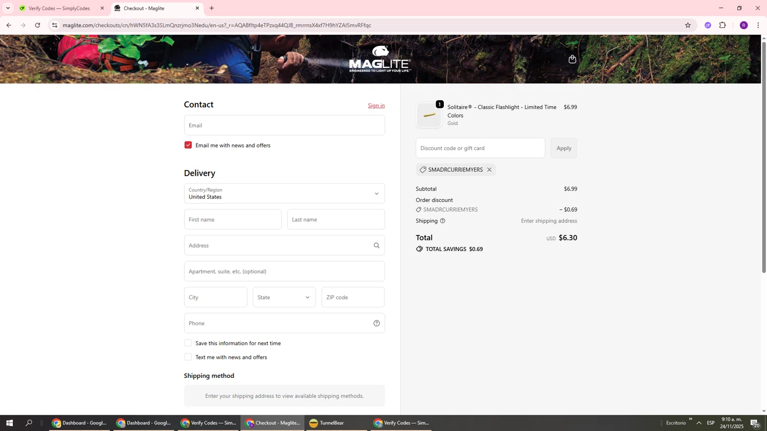 Maglite discount code screenshot showing code SMADRCURRIEMYERS applied at Maglite checkout page. Uploaded by SimplyCodes community member ukemochi on Nov 24, 2025