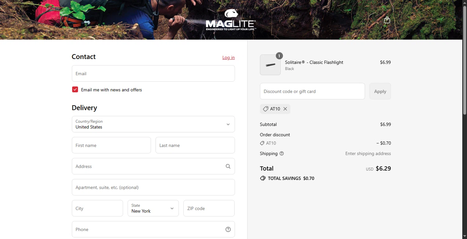 Maglite discount code screenshot showing code AT10 applied at Maglite checkout page. Uploaded by SimplyCodes community member LlonardoLotes on Jul 6, 2025