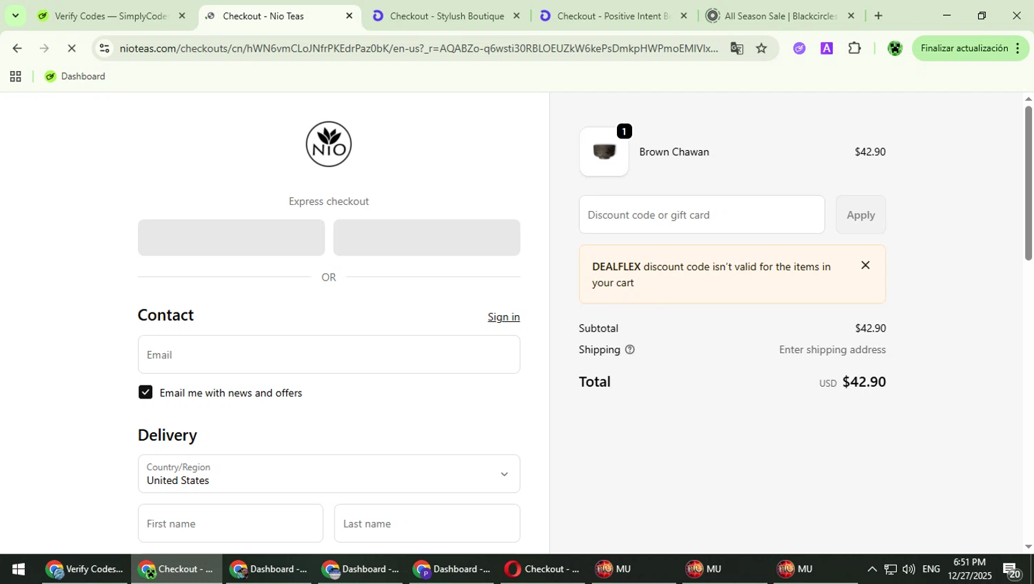 Nio Teas discount code screenshot showing code DEALFLEX applied at Nio Teas checkout page. Uploaded by SimplyCodes community member MaitoGai on Dec 27, 2025