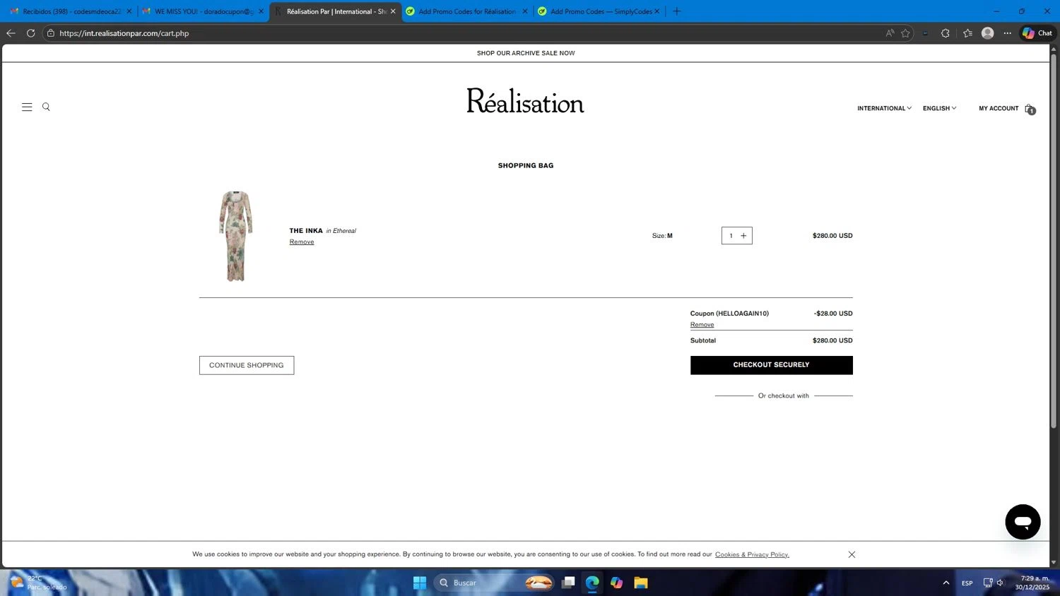 Réalisation promo code screenshot showing code HELLOAGAIN10 applied at Réalisation checkout page. Uploaded by SimplyCodes community member Mdeoca on Dec 30, 2025