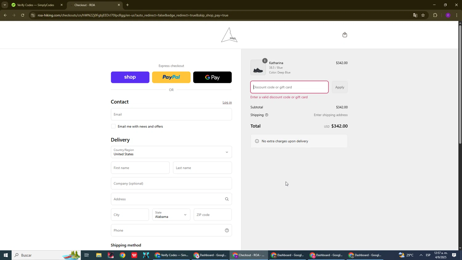 Roa discount code screenshot showing code ROA10 applied at Roa checkout page. Uploaded by SimplyCodes community member El_mynor on Sep 4, 2025