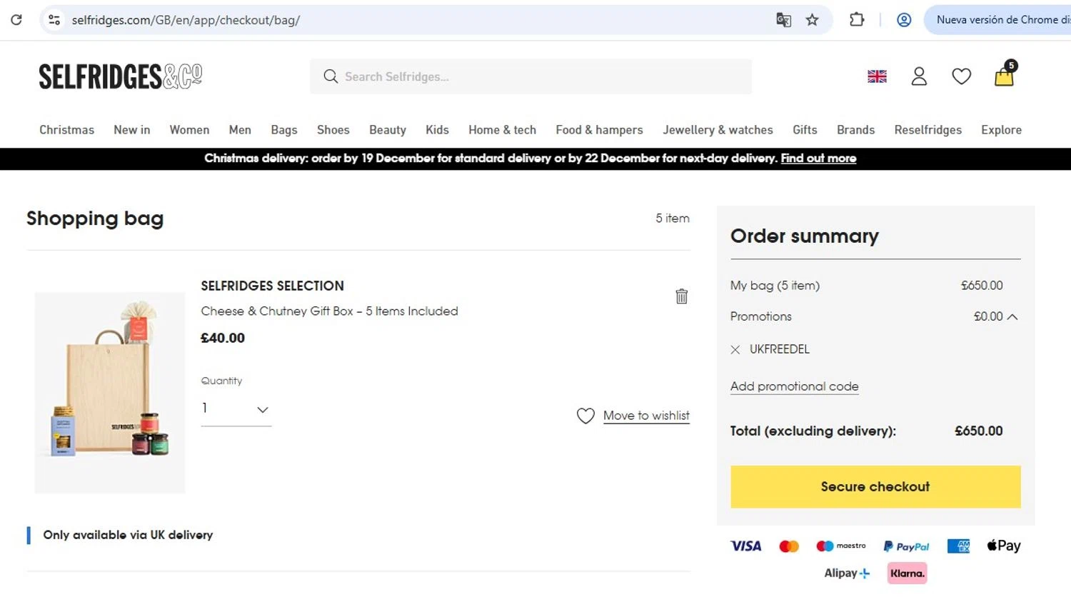 Selfridges promo code screenshot showing code UKFREEDEL applied at Selfridges checkout page. Uploaded by SimplyCodes community member ramonlopez1 on Dec 19, 2025