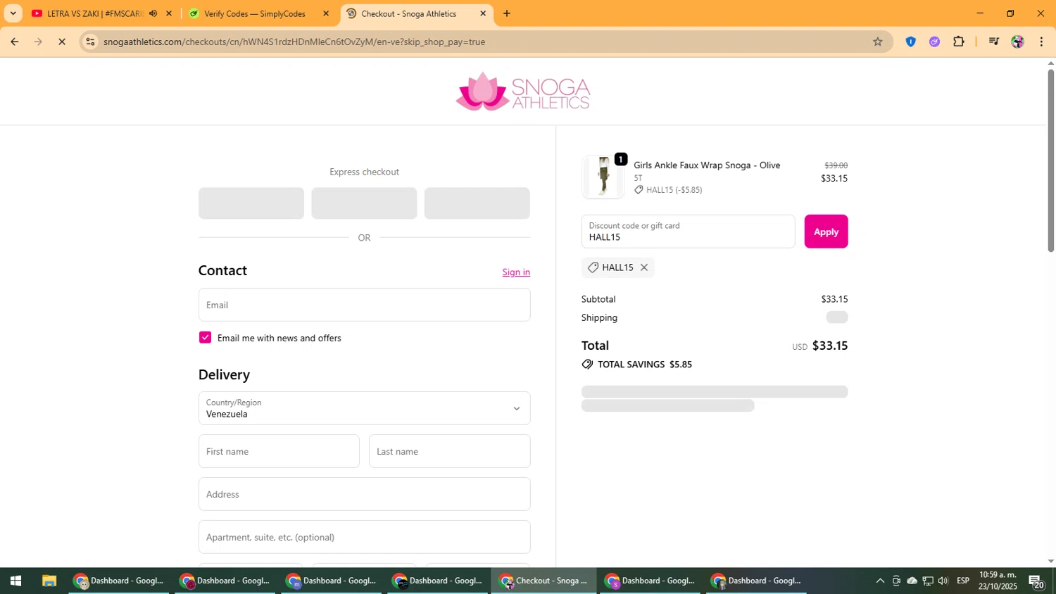 Snoga Athletics promo code screenshot showing code HALL15 applied at Snoga Athletics checkout page. Uploaded by SimplyCodes community member Vanmanuel on Oct 23, 2025