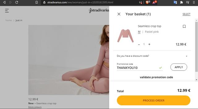 Stradivarius checkout page showing Stradivarius discount code box | Screenshot taken by SimplyCodes community member on Oct 20, 2020