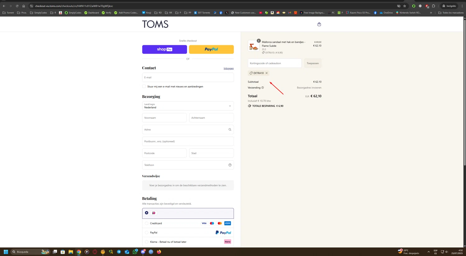 TOMS coupon code screenshot showing code EXTRA10 applied at TOMS checkout page. Uploaded by SimplyCodes community member UnkNownVnzla on Jul 25, 2025