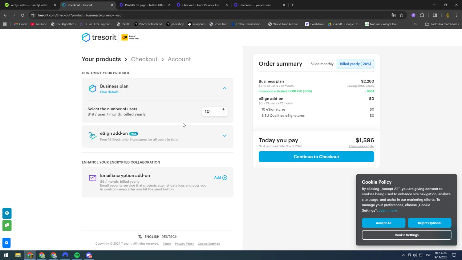Tresorit promo code screenshot showing code HONEY30 applied at Tresorit checkout page. Uploaded by SimplyCodes community member SOOOOOOOOOOOOOOOOOOOOOOO on Nov 9, 2025