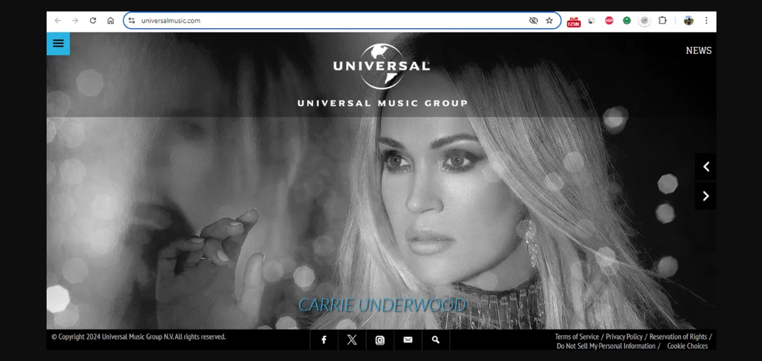 Universal Music promo code screenshot showing code HOLIDAY applied at Universal Music checkout page. Uploaded by SimplyCodes community member gonzalodamole on Feb 15, 2025