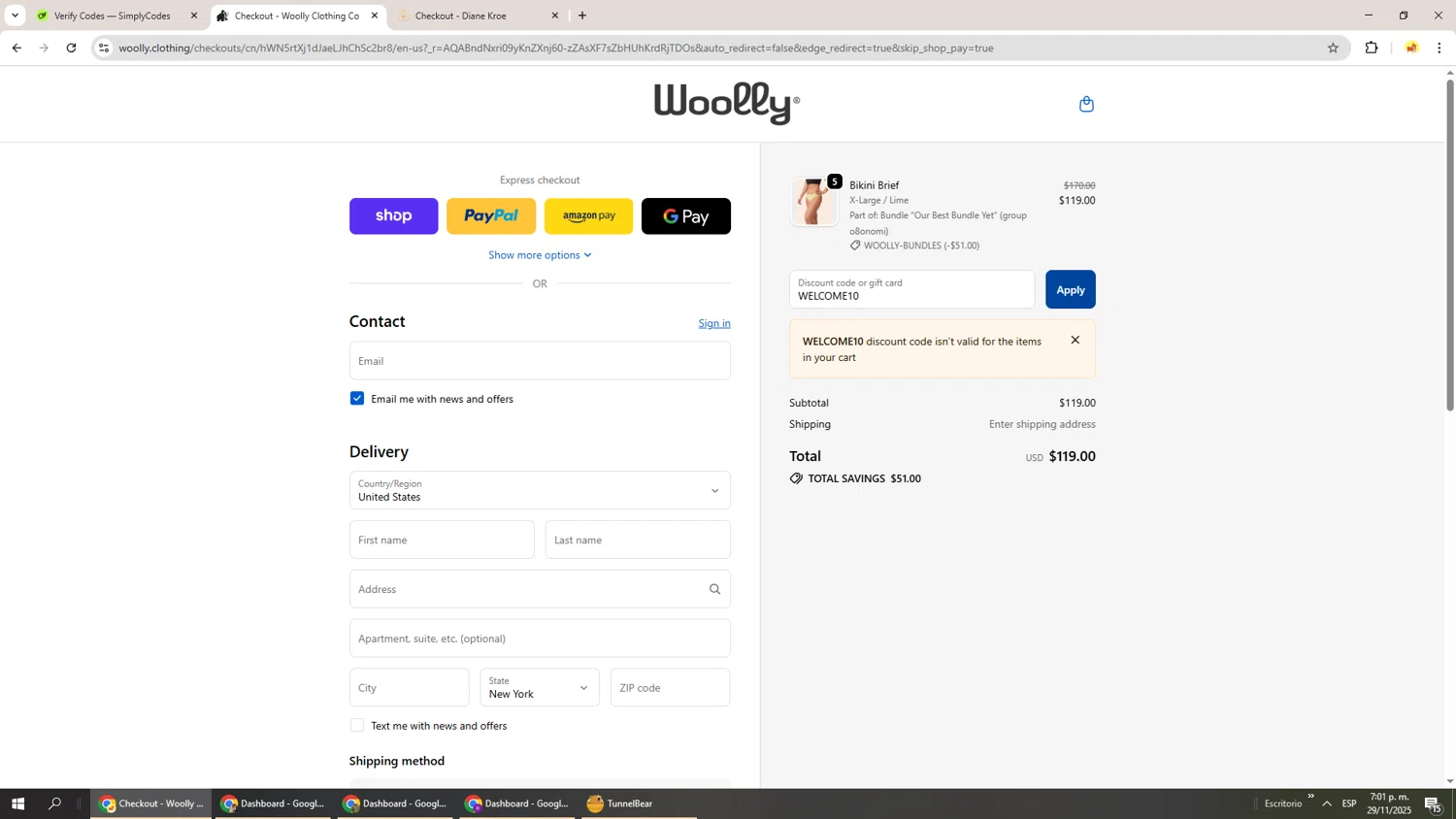 Woolly Clothing discount code screenshot showing code WELCOME10 applied at Woolly Clothing checkout page. Uploaded by SimplyCodes community member Richard251 on Nov 29, 2025