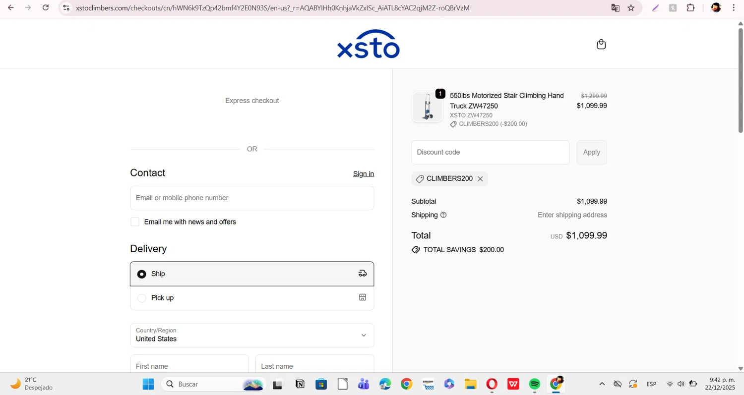 XSTO Store promo code screenshot showing code CLIMBERS200 applied at XSTO Store checkout page. Uploaded by SimplyCodes community member ERI0810 on Dec 23, 2025