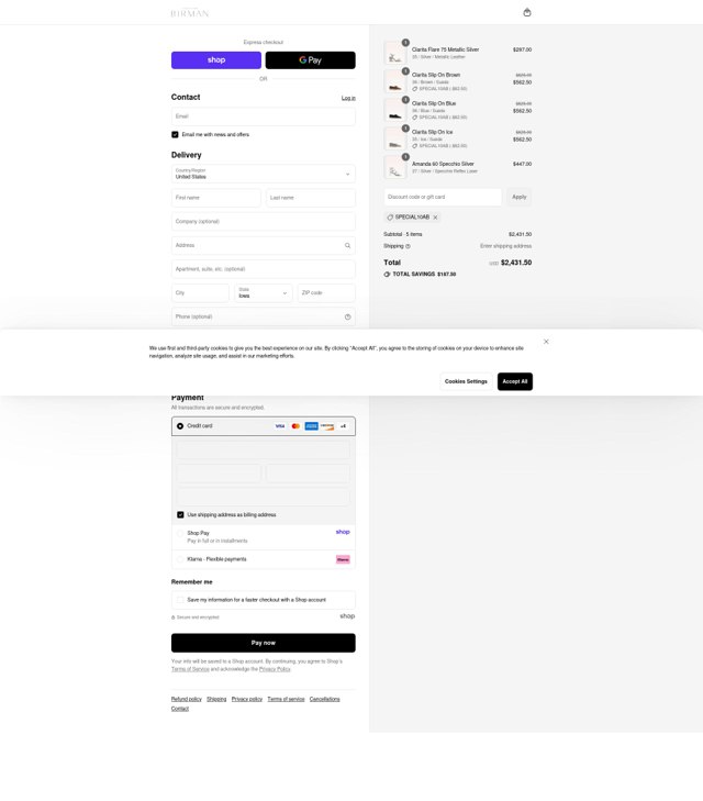 Alexandre Birman checkout page showing Alexandre Birman promo code box | Screenshot taken by SimplyCodes community member on Aug 29, 2025