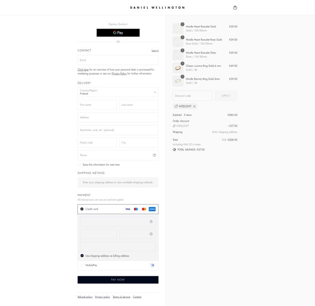 Daniel Wellington checkout page showing Daniel Wellington discount code box | Screenshot taken by SimplyCodes community member on Aug 27, 2025
