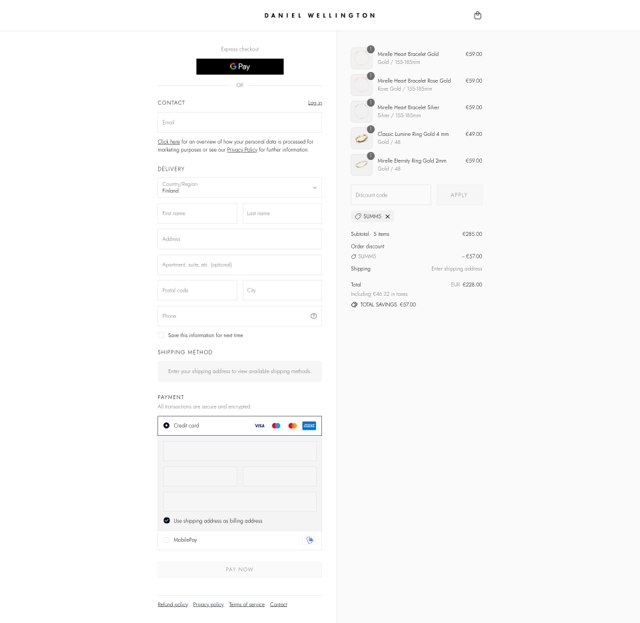 Daniel Wellington checkout page showing Daniel Wellington discount code box | Screenshot taken by SimplyCodes community member on Aug 27, 2025