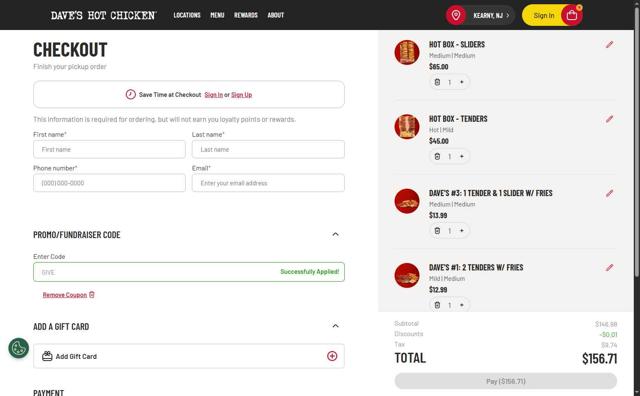 Dave’s Hot Chicken checkout page showing Dave’s Hot Chicken promo code box | Screenshot taken by SimplyCodes community member on Aug 5, 2025